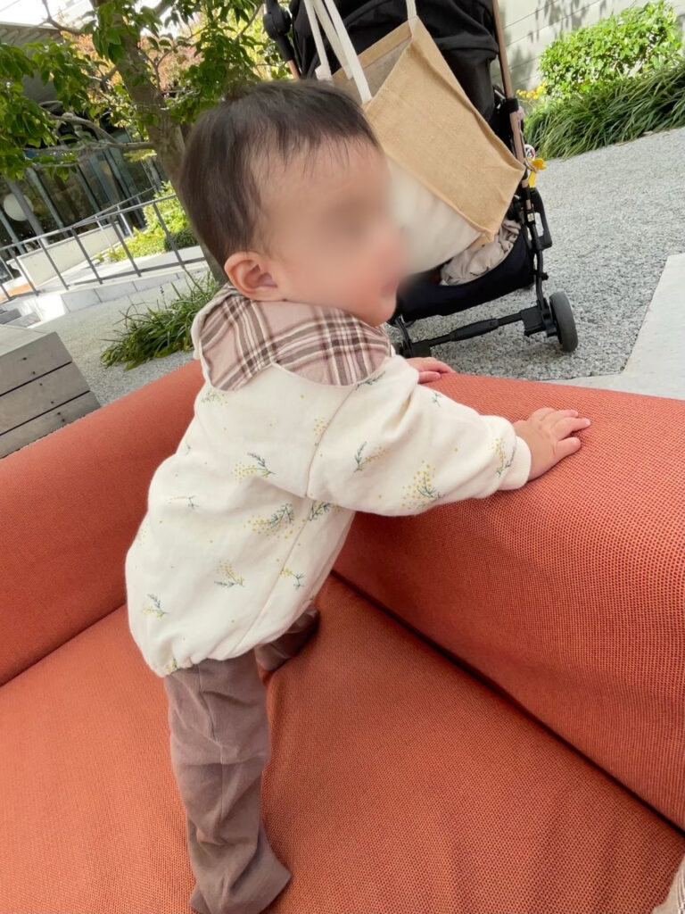 OMO7大阪のみやぐりんのソファ